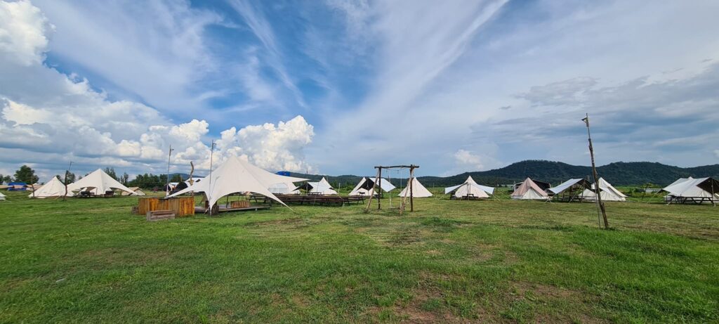Cắm trại Hồ Dầu Tiếng Tây Ninh