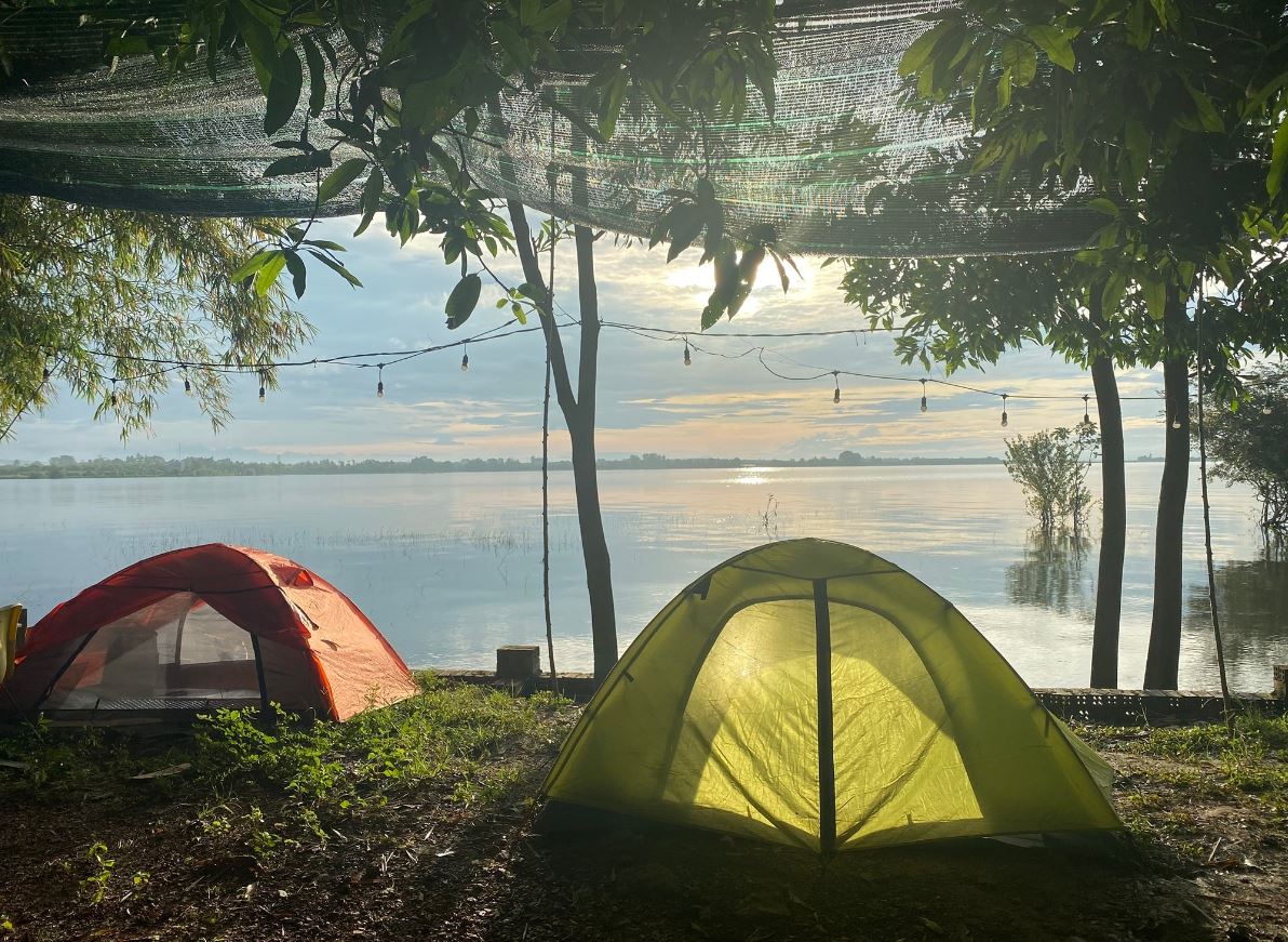 Cắm trại Hồ Trị An