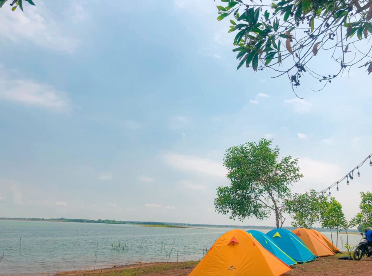 Thuê lều Hồ Trị An